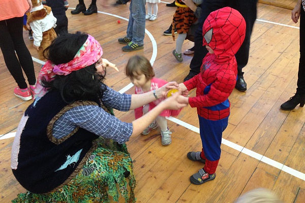 Раз, два, три! Елочка гори!