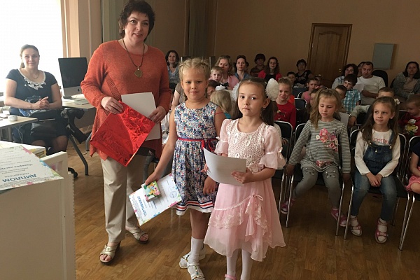 26 мая 2016 года в Центре состоялось торжественное подведение итогов открытого конкурса – фестиваля изобразительного искусства «Галерея настроений». 