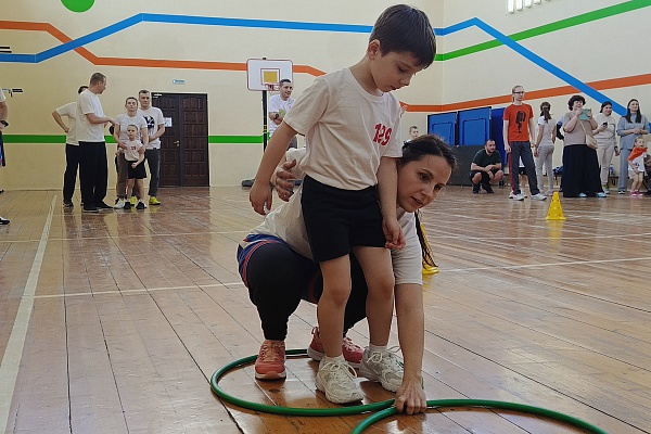 XIV спортивно-оздоровительные соревнования  «Мама, папа, я – спортивная семья!»  среди сборных семейных команд дошкольных учреждений 