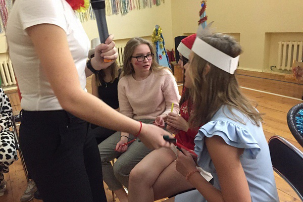 Раз, два, три! Елочка гори!