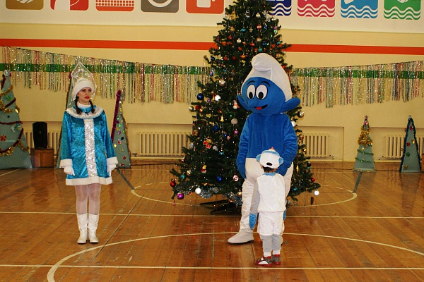 Раз, два, три! Елочка гори!