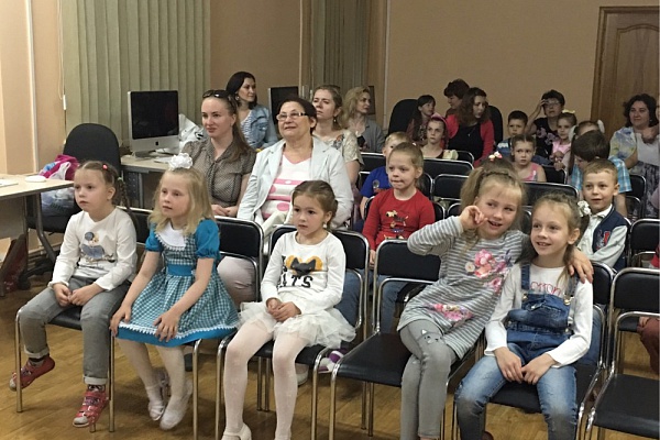 26 мая 2016 года в Центре состоялось торжественное подведение итогов открытого конкурса – фестиваля изобразительного искусства «Галерея настроений». 