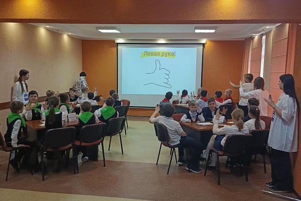 Интерактивно-познавательная игра "Хочу все знать"  среди 4  классов