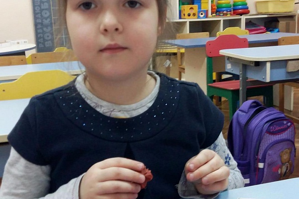 Полюбуйтесь поскорей на красавцев снегирей!