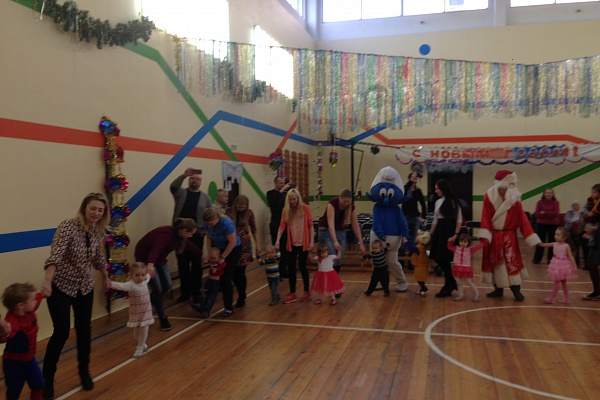 Раз, два, три! Елочка гори!