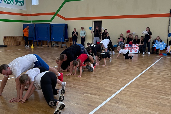 "Папа,мама,я - спортивная семья" - спортивно-оздоровительные соревнования среди семейных команд из дошкольных учреждений.