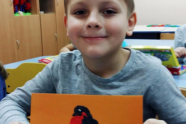 Полюбуйтесь поскорей на красавцев снегирей!