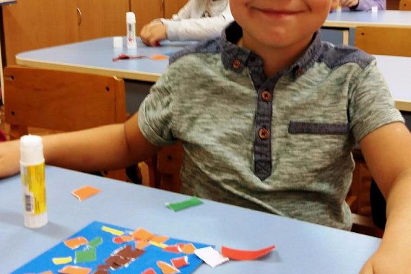 Осеннее дерево руками ребенка