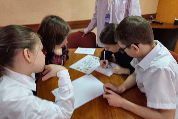 Городская интерактивно-познавательная игра "Хотим все знать" среди 5-х классов, посвященная 80-летию Победы в Великой Отечественной войне 