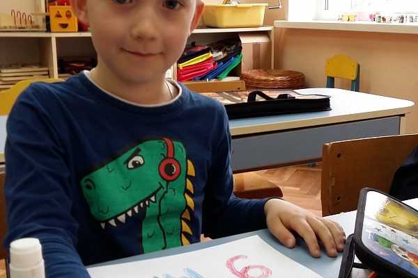 Занятия по творческому развитию в объединении "Азбука раннего развития".