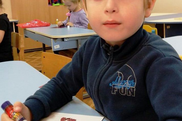 Осеннее дерево руками ребенка