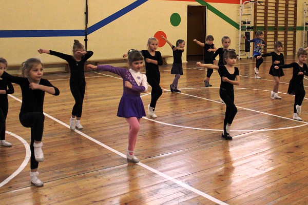 Открытые занятия в объединении «Эстрадный танец»
