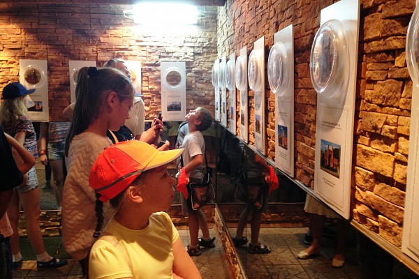 Герои сказок братьев Гримм, Андерсена, Гофмана лакомились этой сладостью