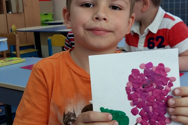 Занятия по творческому развитию в объединении "Азбука раннего развития".