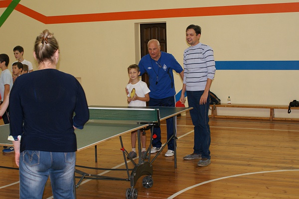 «Папа, мама, я – теннисистов дружная семья!»