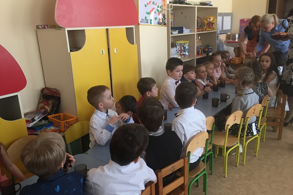 Тематическая выставка "8 Марта – Международный женский день"