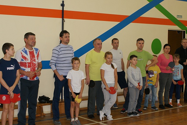 «Папа, мама, я – теннисистов дружная семья!»