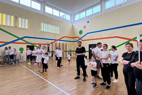 "Папа,мама,я - спортивная семья" - спортивно-оздоровительные соревнования среди семейных команд из дошкольных учреждений.