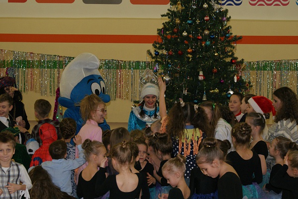 Раз, два, три! Елочка гори!