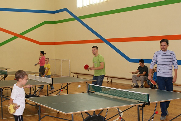 «Папа, мама, я – теннисистов дружная семья!»