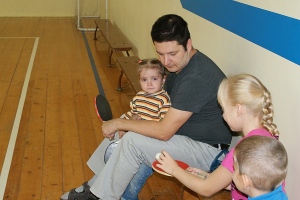 «Папа, мама, я – теннисистов дружная семья!»