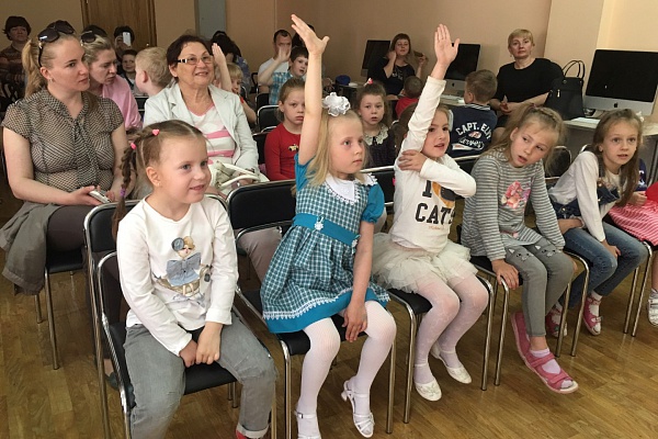 26 мая 2016 года в Центре состоялось торжественное подведение итогов открытого конкурса – фестиваля изобразительного искусства «Галерея настроений». 