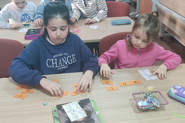 Интегрированное занятие между объединениями "Я в мире" и "Занимательный английский"