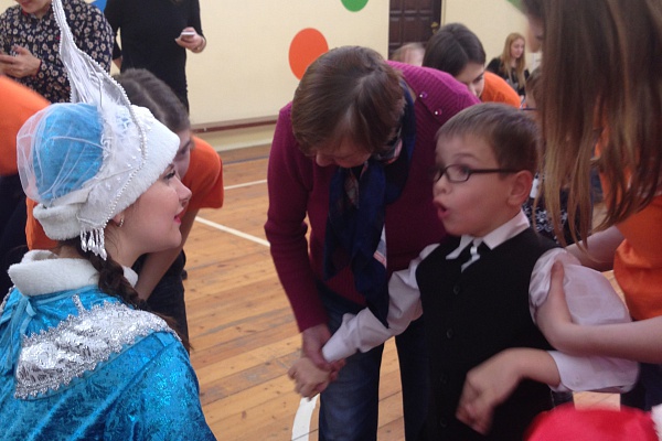 Раз, два, три! Елочка гори!