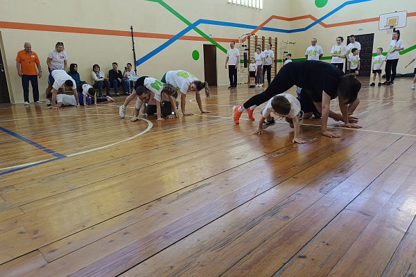 XIV спортивно-оздоровительные соревнования  «Мама, папа, я – спортивная семья!»  среди сборных семейных команд дошкольных учреждений 