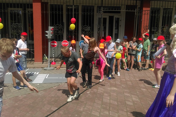 Летняя компьютерная школа «Радуга – 2016» стартовала в «Безопасное лето!»