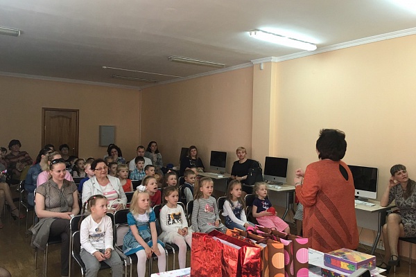 26 мая 2016 года в Центре состоялось торжественное подведение итогов открытого конкурса – фестиваля изобразительного искусства «Галерея настроений». 