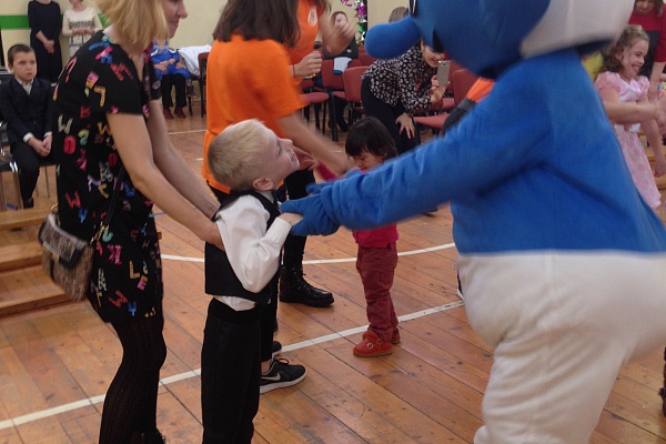 Раз, два, три! Елочка гори!