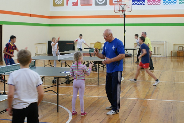 «Папа, мама, я – теннисистов дружная семья!»