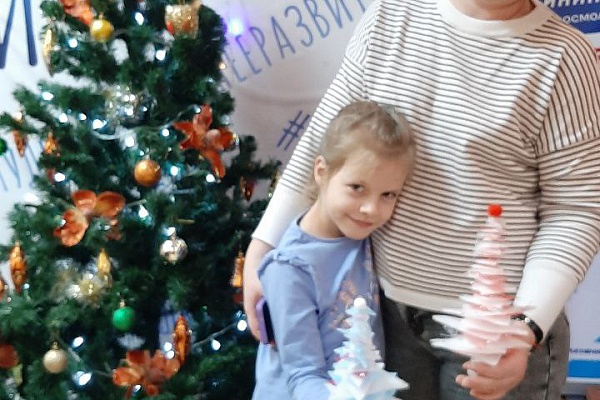 Мастер - класс "Креативная елочка" в изостудии "Палитра"