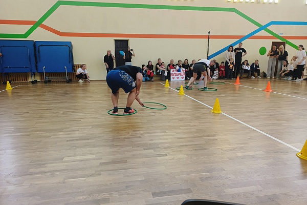 "Папа,мама,я - спортивная семья" - спортивно-оздоровительные соревнования среди семейных команд из дошкольных учреждений.