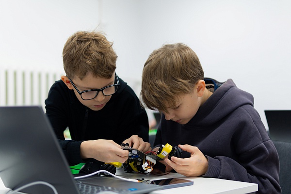 Мастер-класс образовательного центра «Шаг в будущее», посвященный сборке и программированию электронных устройств