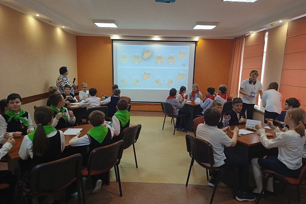 Интерактивно-познавательная игра "Хочу все знать"  среди 4  классов