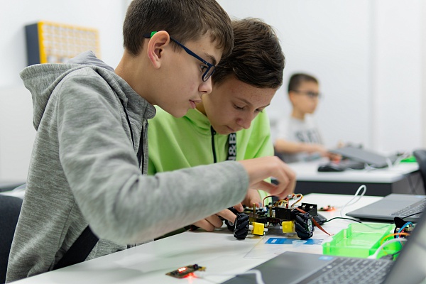 Мастер-класс образовательного центра «Шаг в будущее», посвященный сборке и программированию электронных устройств