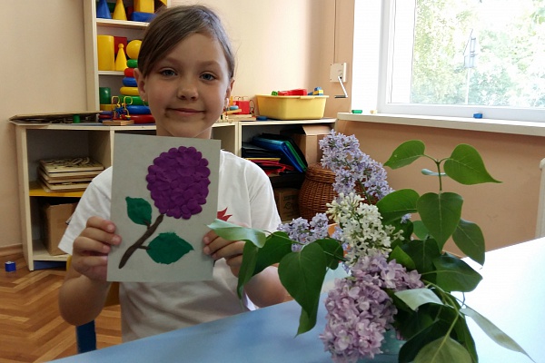 Занятия по творческому развитию в объединении "Азбука раннего развития".