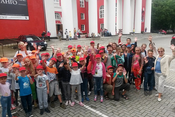 "Кто с детства каждому знаком?" 