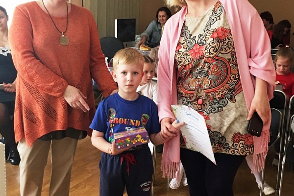 26 мая 2016 года в Центре состоялось торжественное подведение итогов открытого конкурса – фестиваля изобразительного искусства «Галерея настроений». 