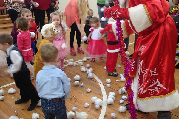 Раз, два, три! Елочка гори!