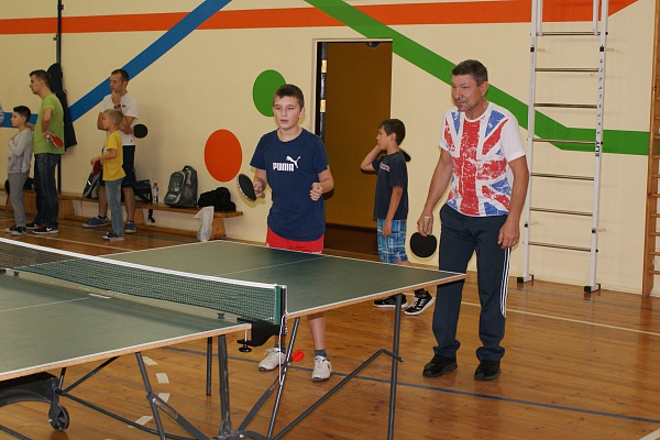 «Папа, мама, я – теннисистов дружная семья!»