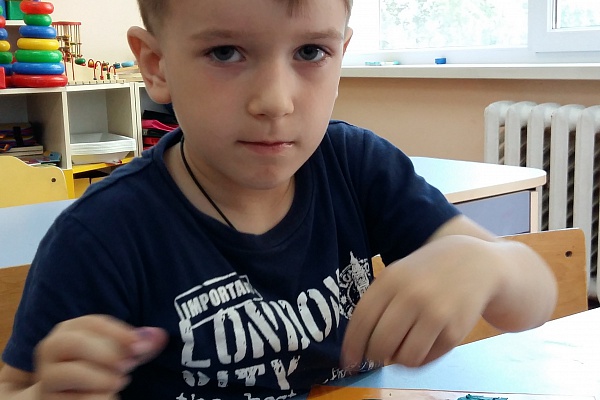 Занятия по творческому развитию в объединении "Азбука раннего развития".