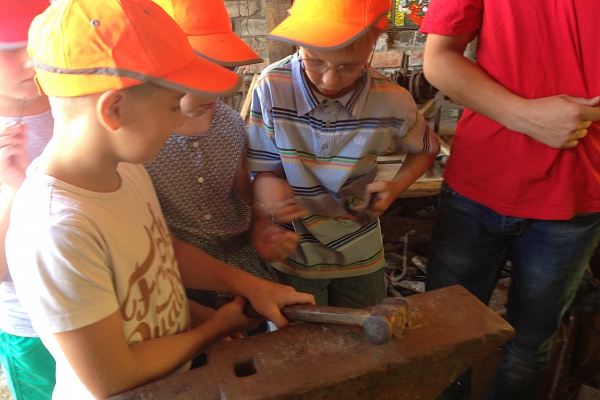 САМБИЯ - "Ремесленное поселение"